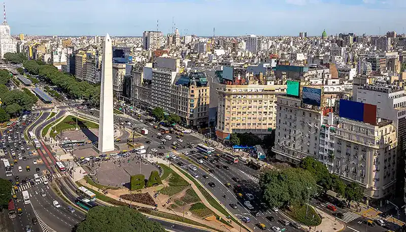 Cerro de la Independencia y Plaza de los Dos Congresos en Buenos Aires, Argentina.