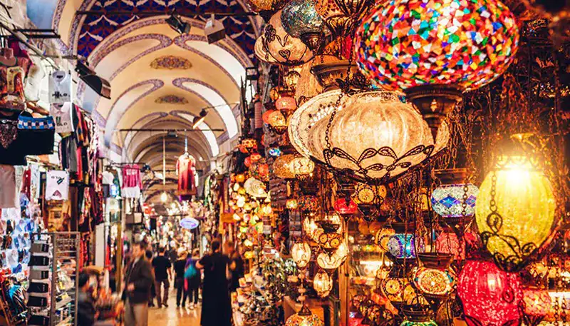 Colorful Turkish lamps display at El Kaminante market in Uruguay.